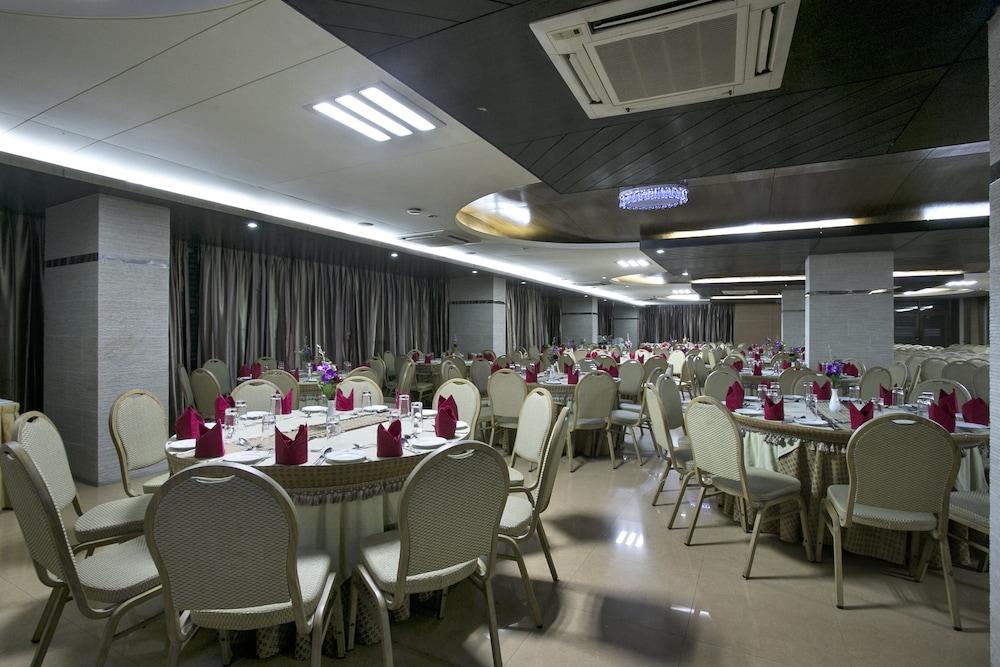 Fars Hotel & Resorts - Bar-Buffet-Pool-Spa Дакка Экстерьер фото